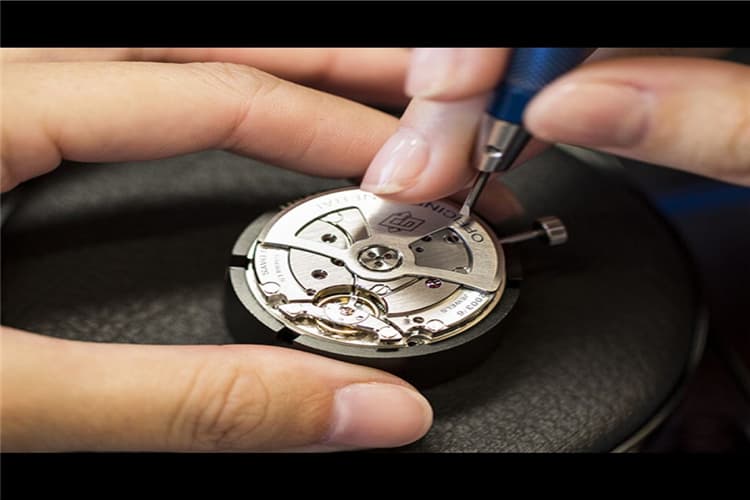 你有思考过手表维修收费为什么那么贵吗？
